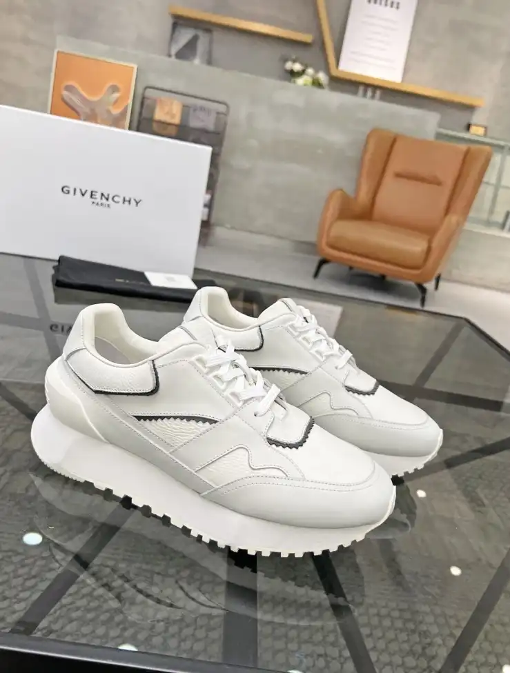 hype Givenchy Sneakers