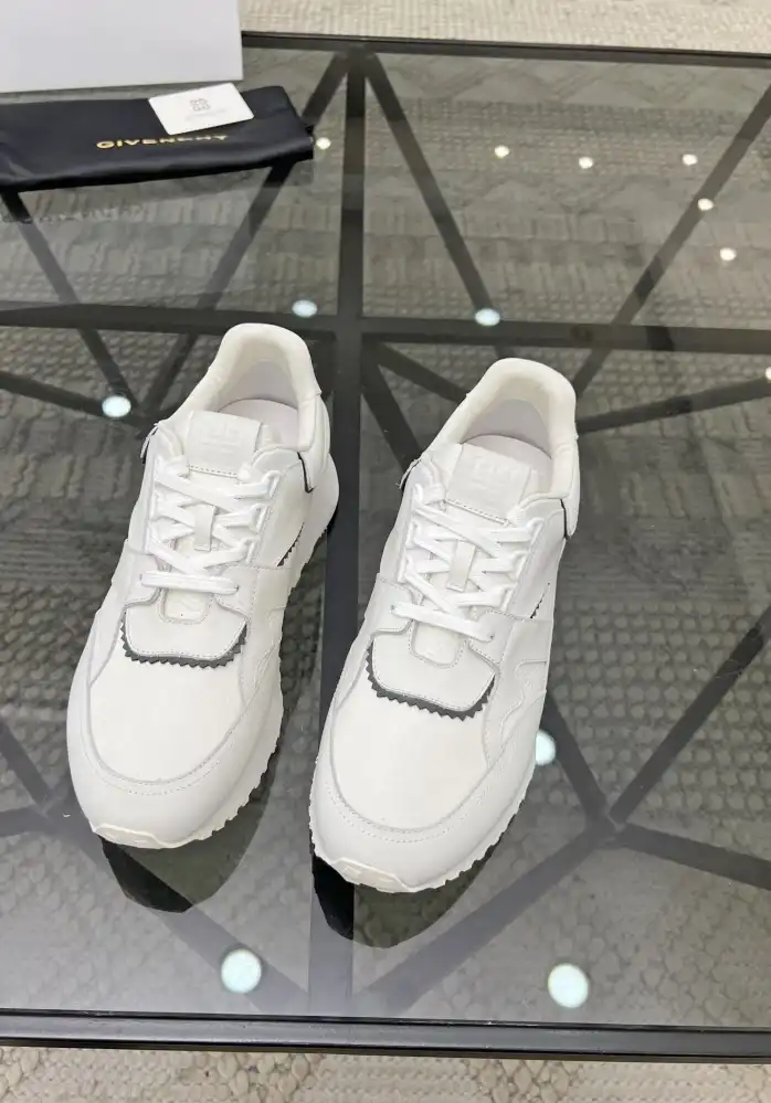 hype Givenchy Sneakers