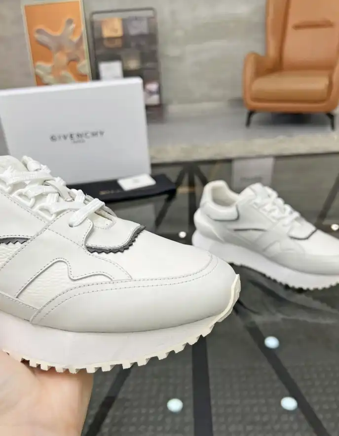 hype Givenchy Sneakers