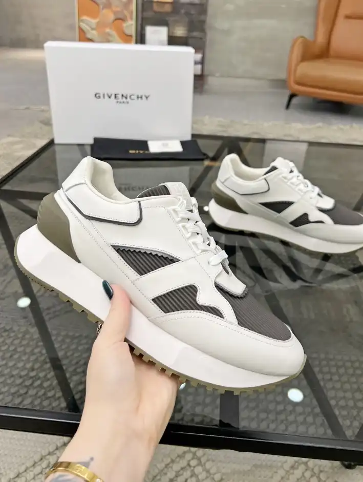 hype Givenchy Sneakers