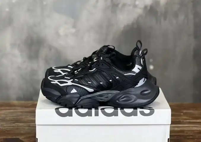 hype Adidas Sneakers