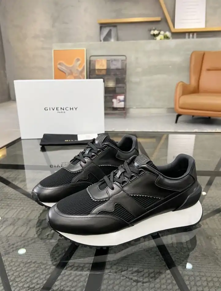 hype Givenchy Sneakers