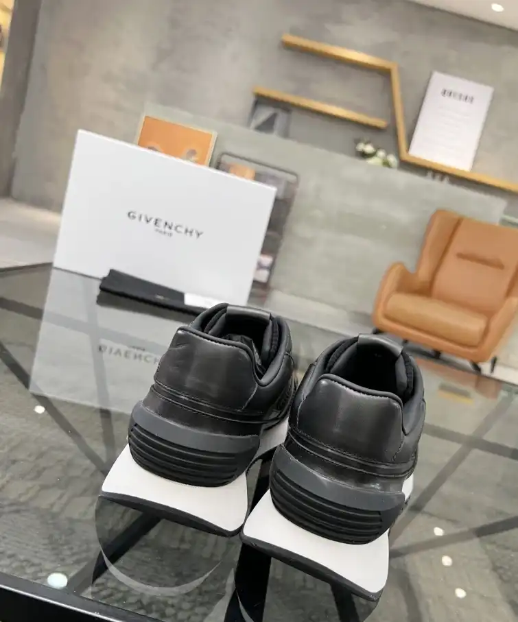 hype Givenchy Sneakers