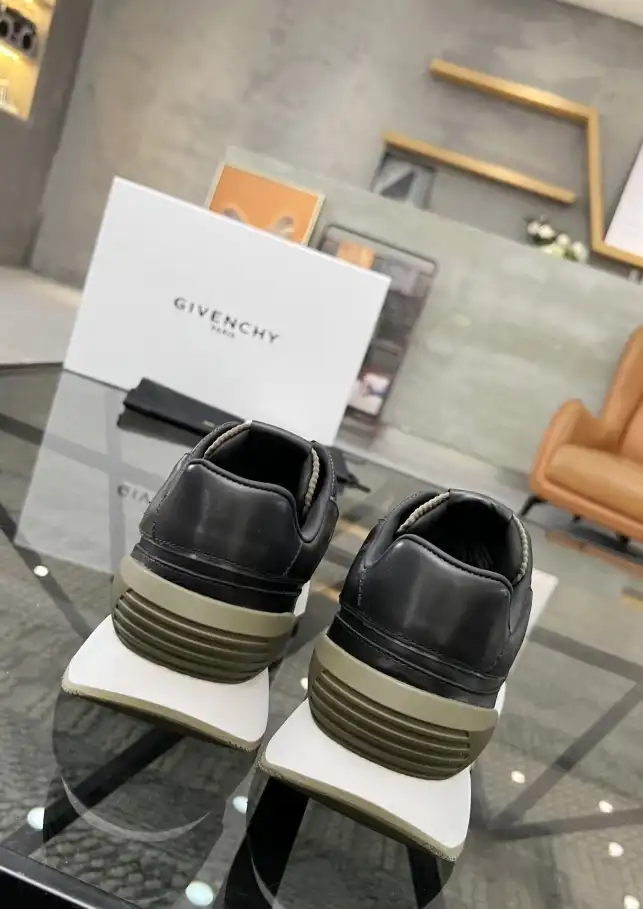 hype Givenchy Sneakers