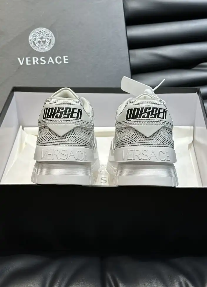 hype Givenchy Sneakers