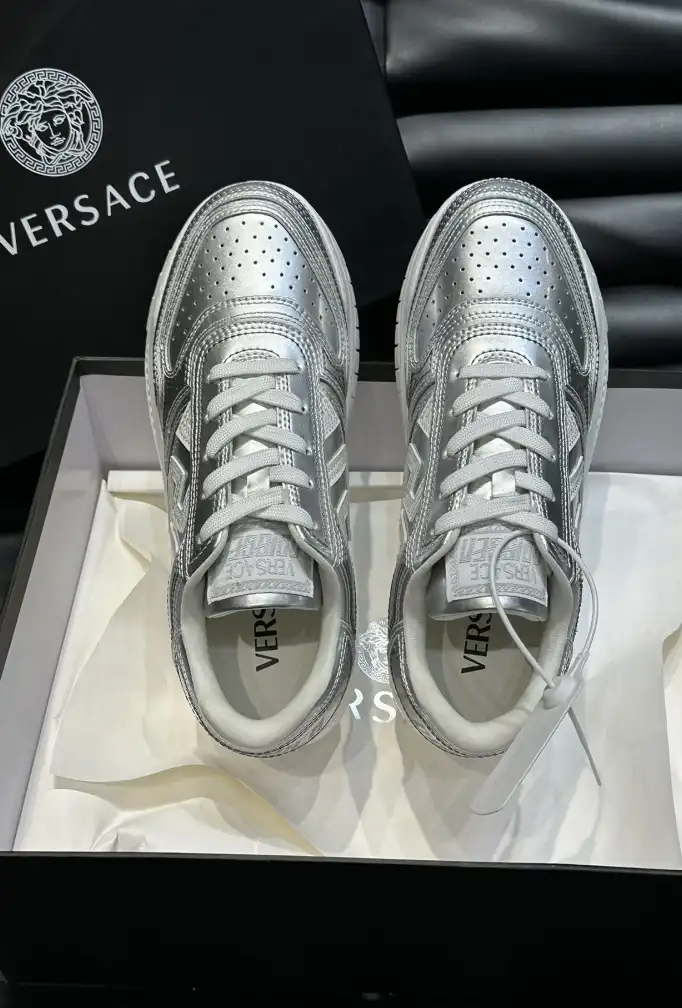 hype Givenchy Sneakers