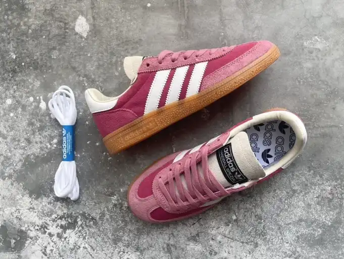 hype Adidas Sneakers