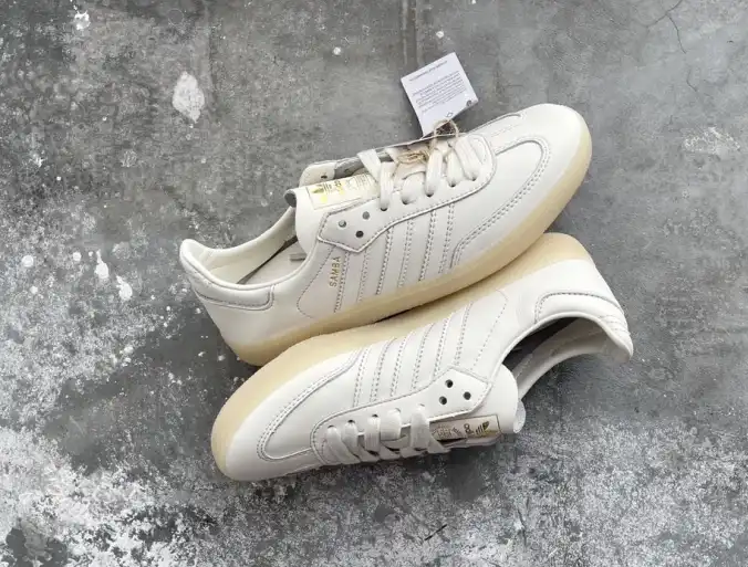 hype Adidas Sneakers