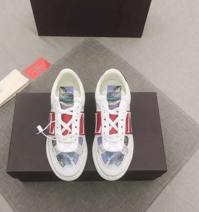 hype Valentino Sneakers