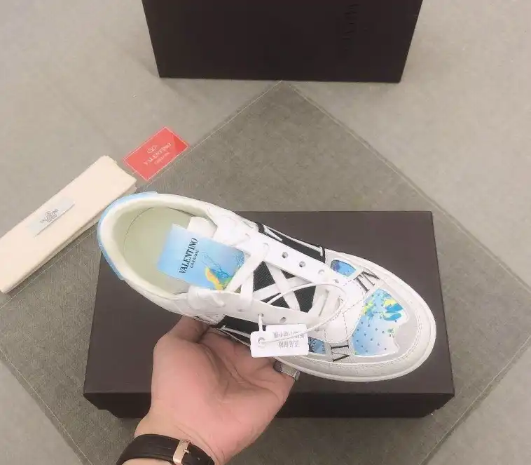 hype Valentino Sneakers