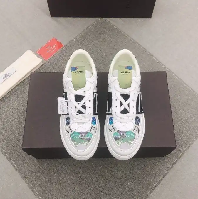 hype Valentino Sneakers