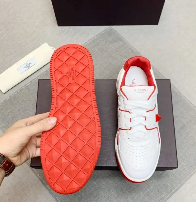 hype Valentino Sneakers