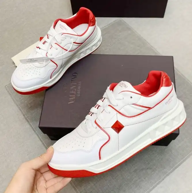 hype Valentino Sneakers