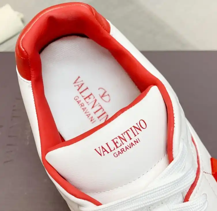 hype Valentino Sneakers