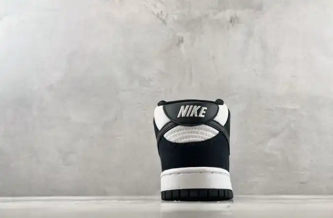 hype Nike Sneakers