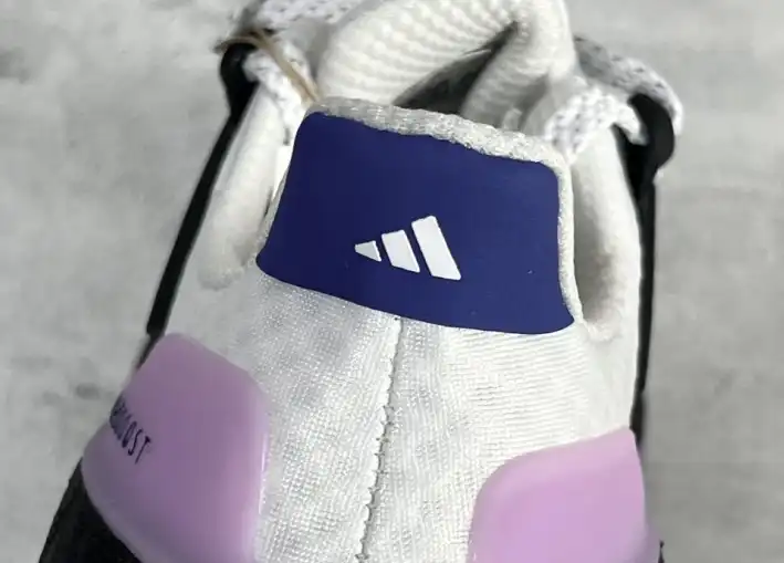 hype Adidas Sneakers