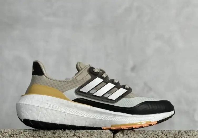 hype Adidas Sneakers