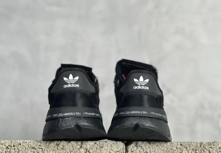 hype Adidas Sneakers