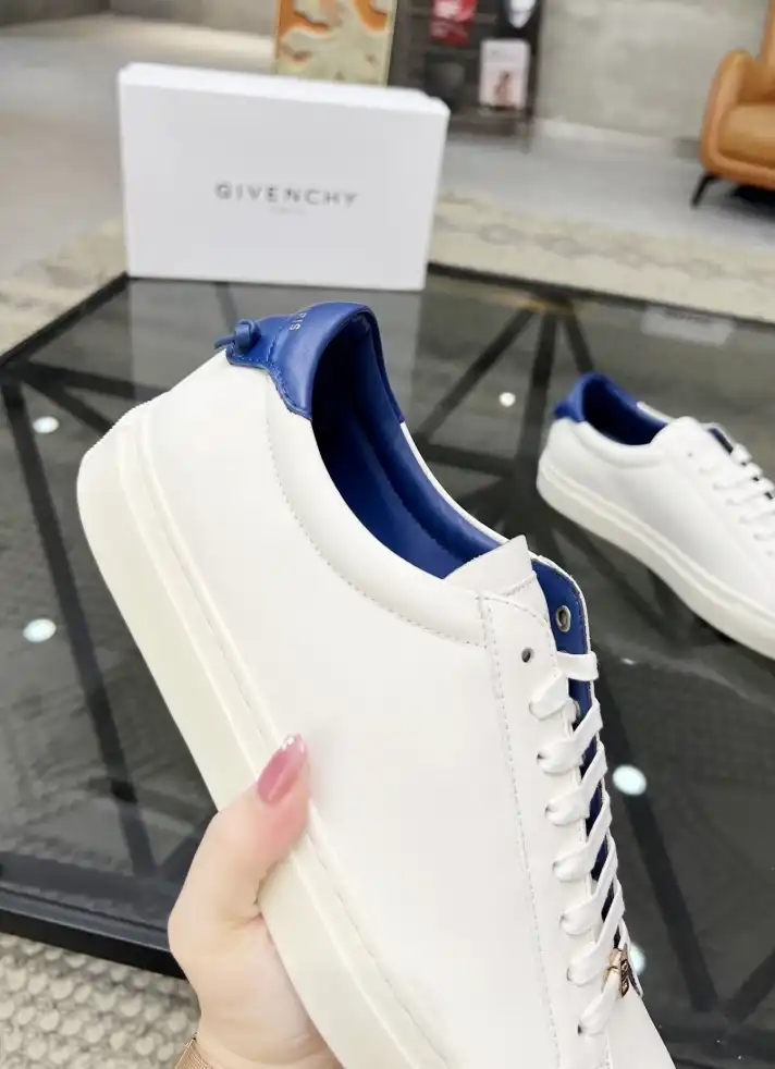 hype Givenchy Sneakers