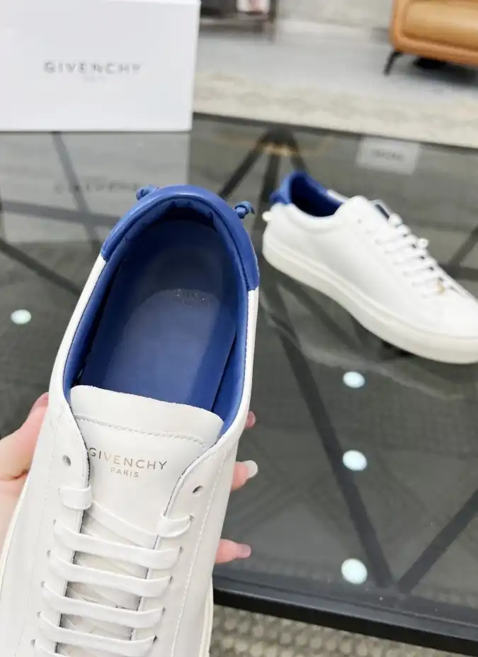 hype Givenchy Sneakers