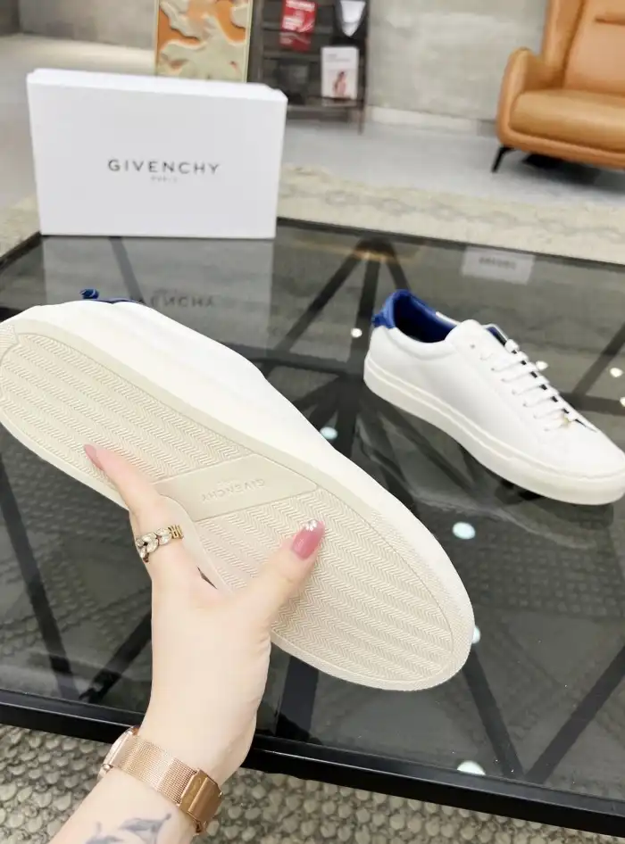 hype Givenchy Sneakers