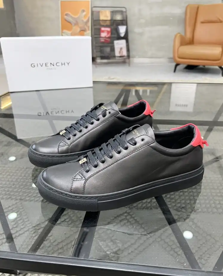 hype Givenchy Sneakers