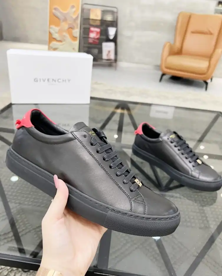 hype Givenchy Sneakers