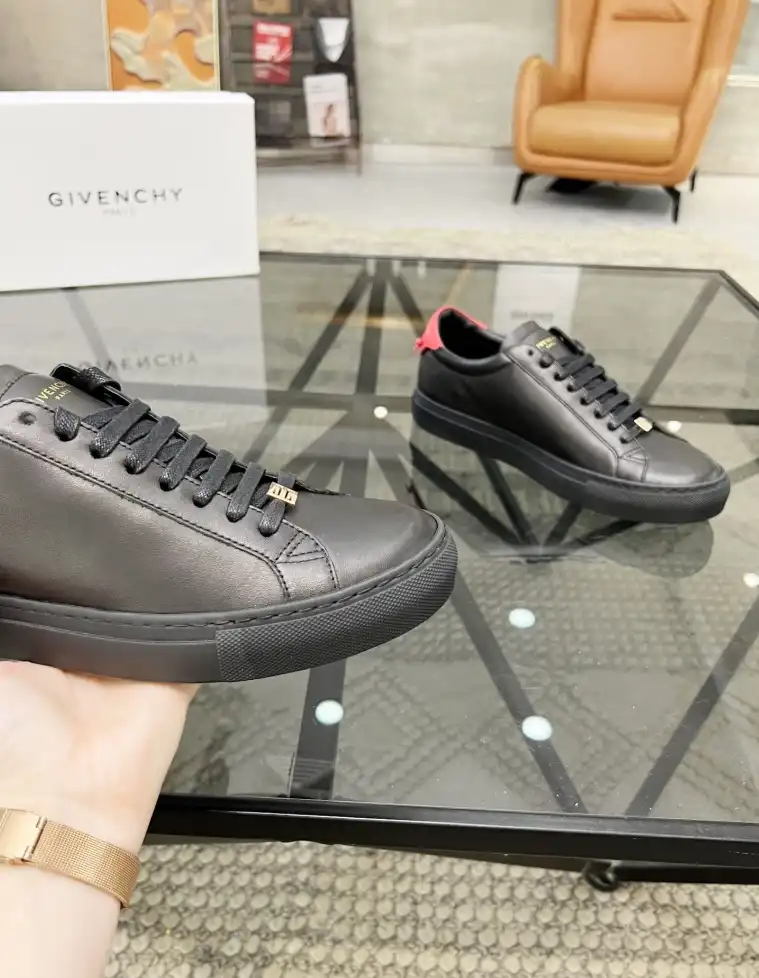 hype Givenchy Sneakers