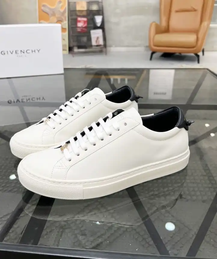 hype Givenchy Sneakers