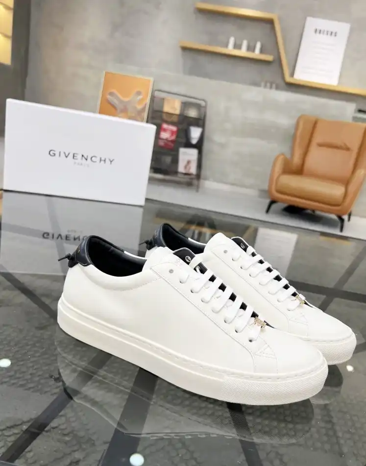 hype Givenchy Sneakers