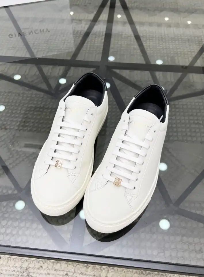 hype Givenchy Sneakers