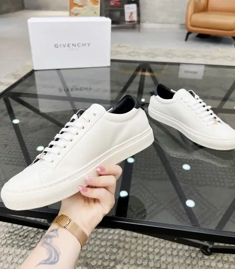 hype Givenchy Sneakers