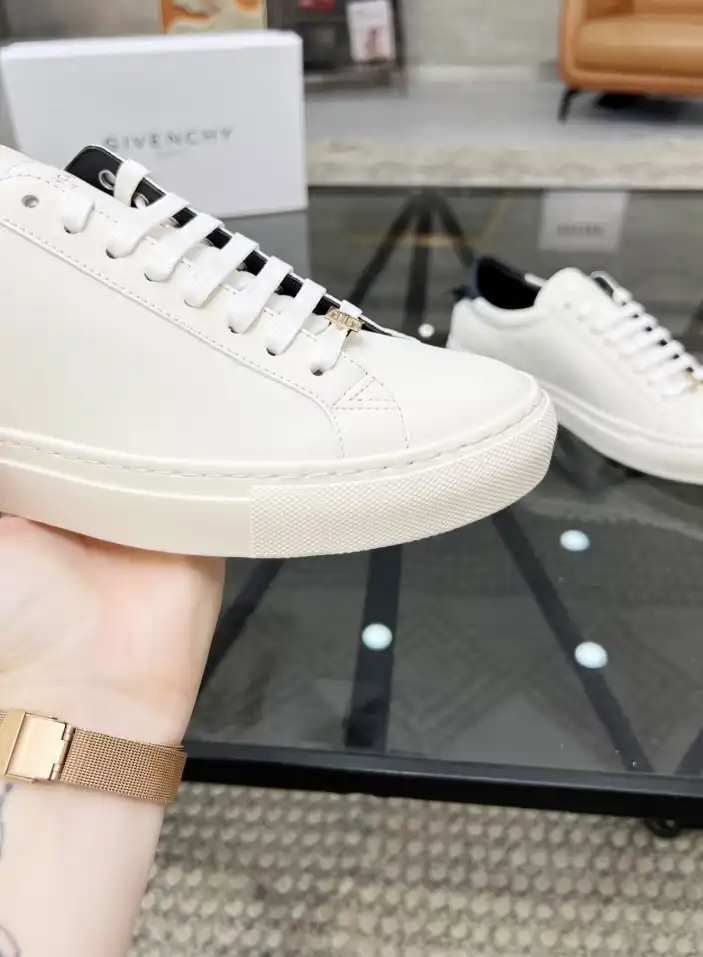 hype Givenchy Sneakers