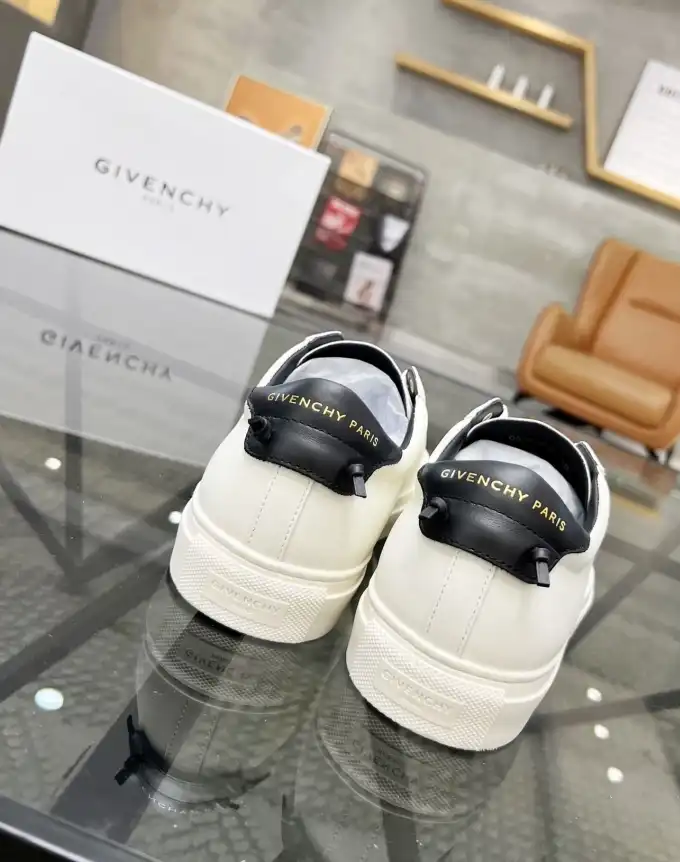 hype Givenchy Sneakers