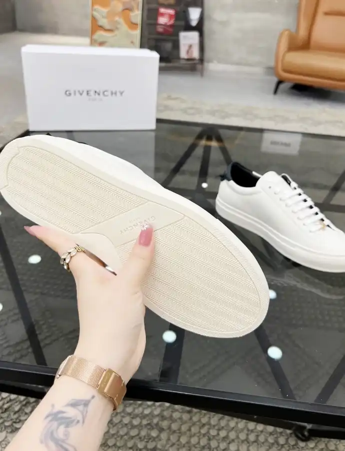 hype Givenchy Sneakers