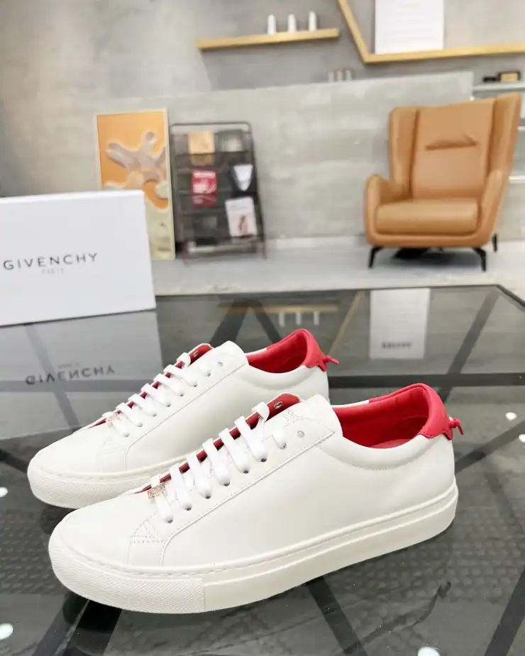 hype Givenchy Sneakers