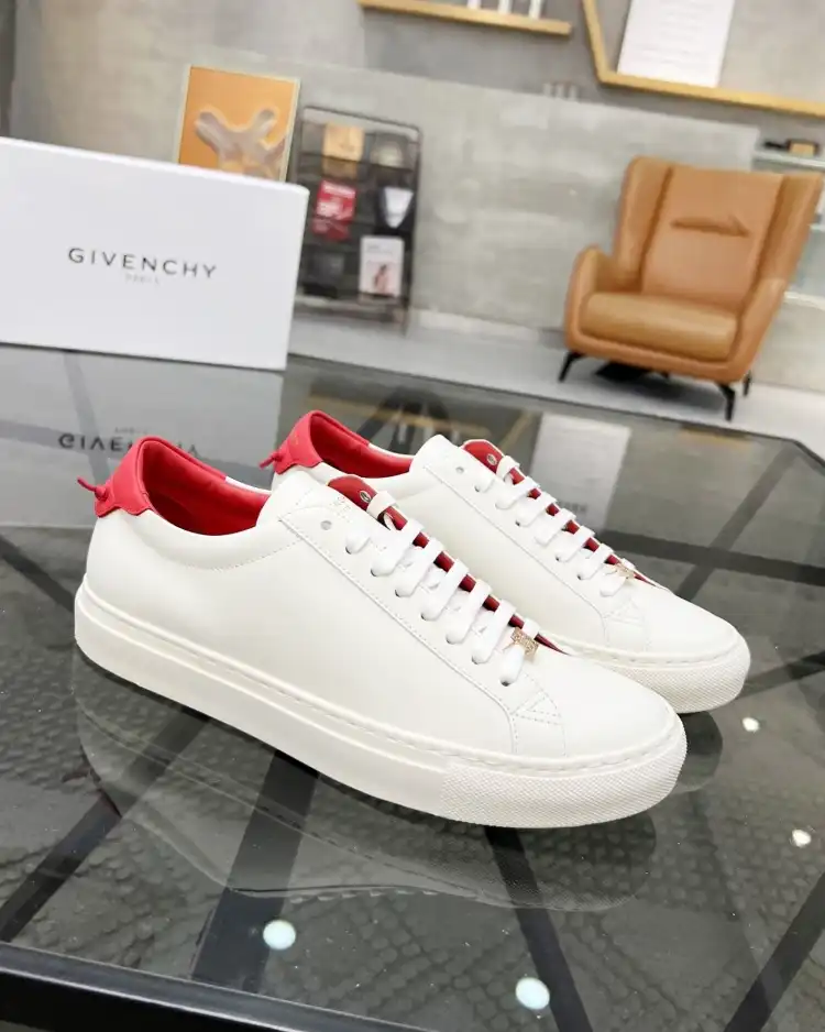 hype Givenchy Sneakers