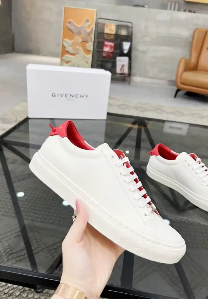 hype Givenchy Sneakers