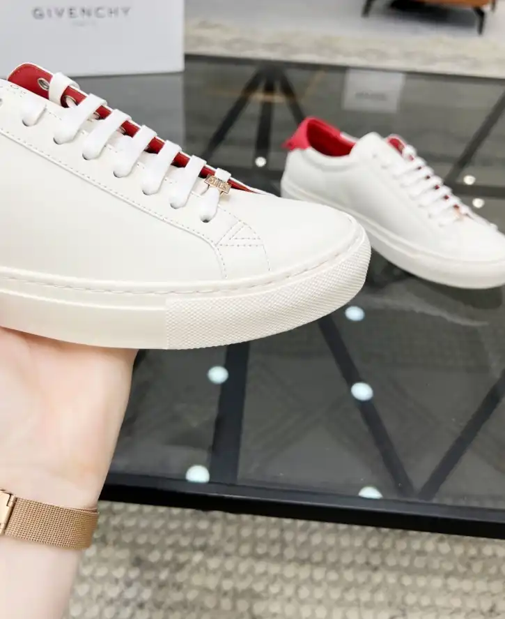 hype Givenchy Sneakers