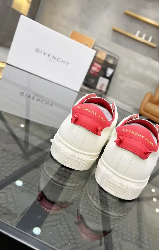 hype Givenchy Sneakers