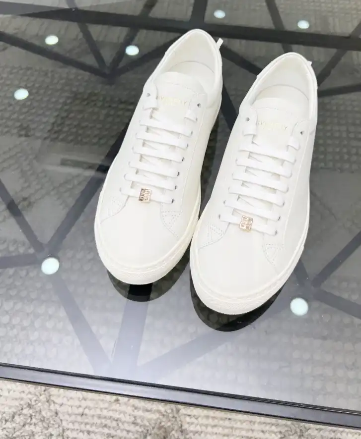 hype Givenchy Sneakers