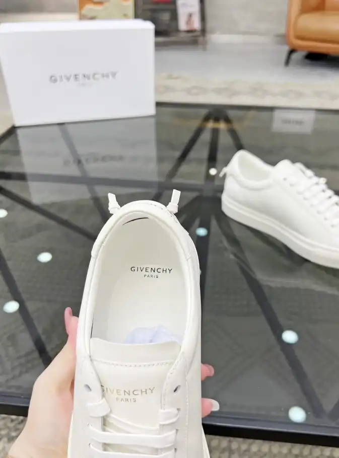 hype Givenchy Sneakers