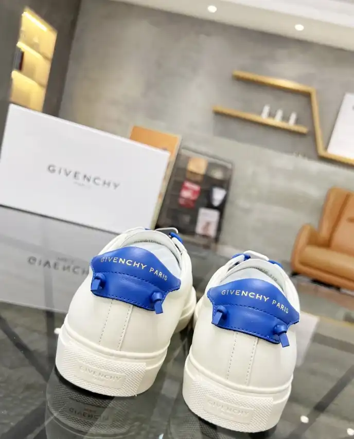 hype Givenchy Sneakers