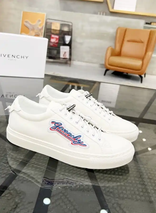 hype Givenchy Sneakers