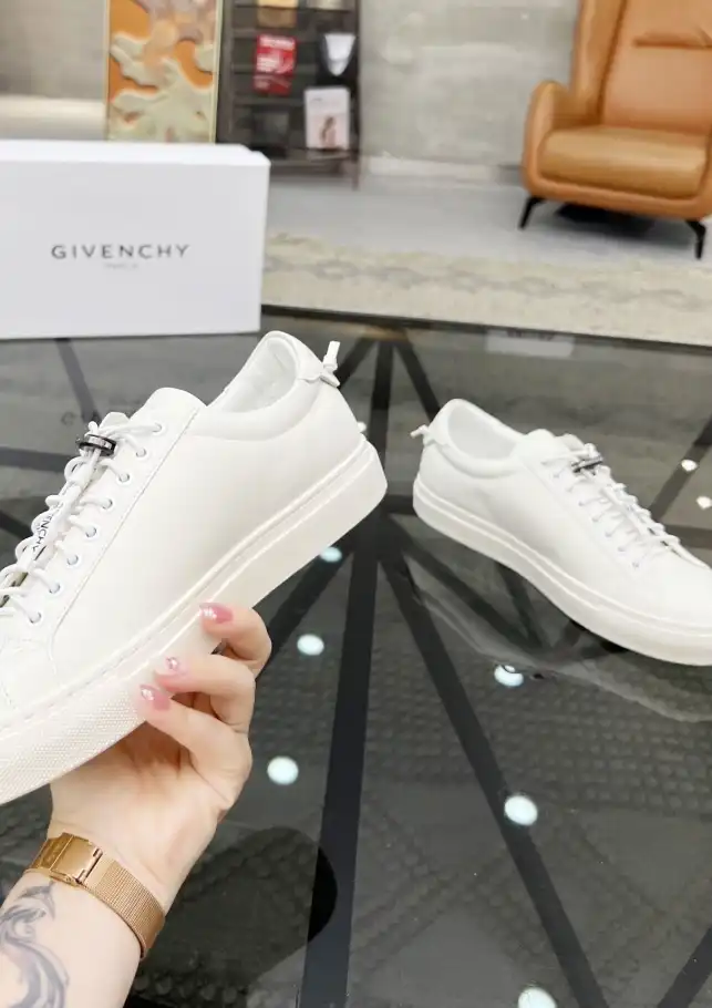 hype Givenchy Sneakers