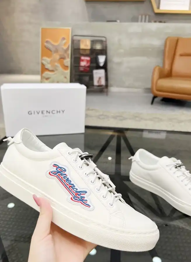 hype Givenchy Sneakers