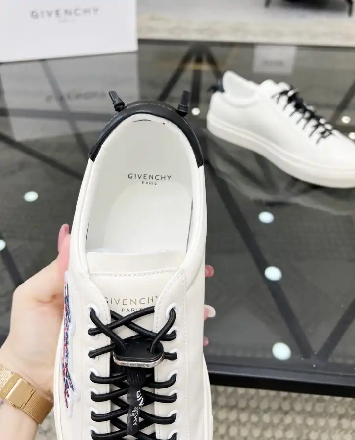 hype Givenchy Sneakers