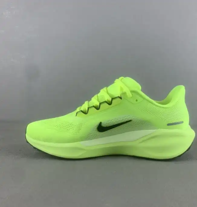 hype Nike Sneakers