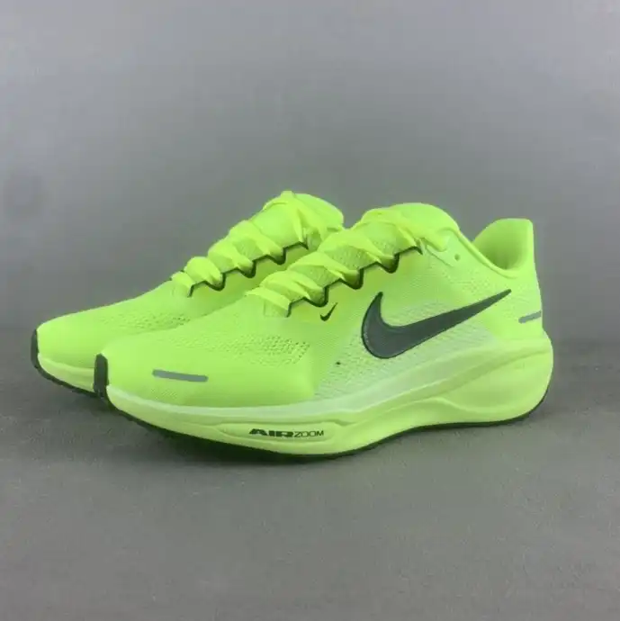 hype Nike Sneakers