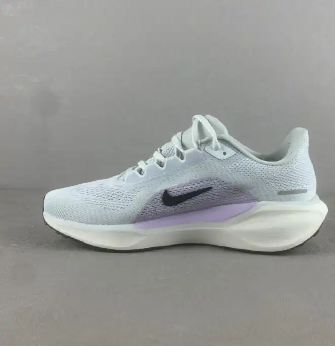 hype Nike Sneakers